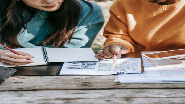 仕事と両立しながら介護資格取得―忙しい人のためのステップ